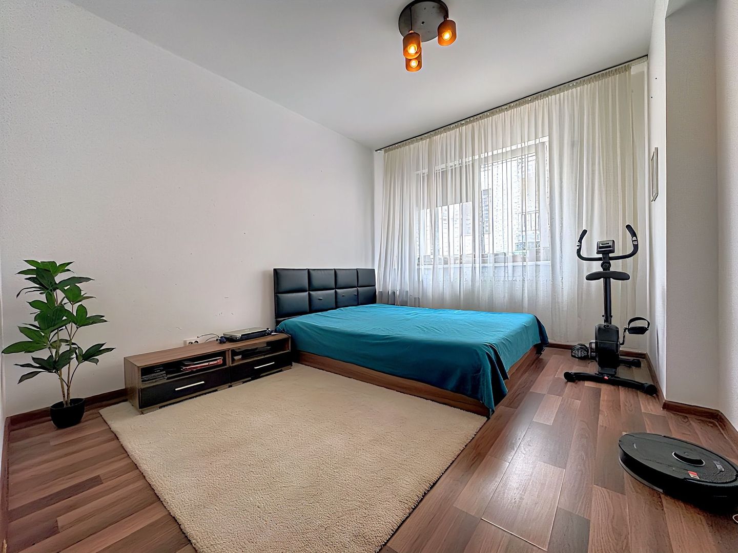 Apartament 3 camere decomandat bucatarie inchisa 2 bai Parcul Teilor - Poză 4