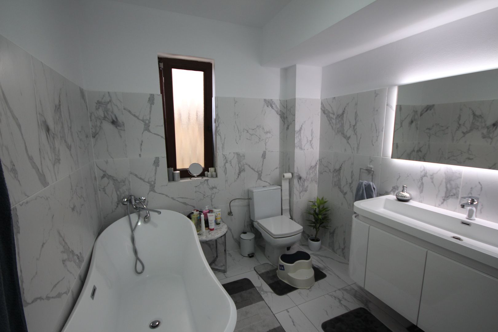 Modern si primitor - Poză 32