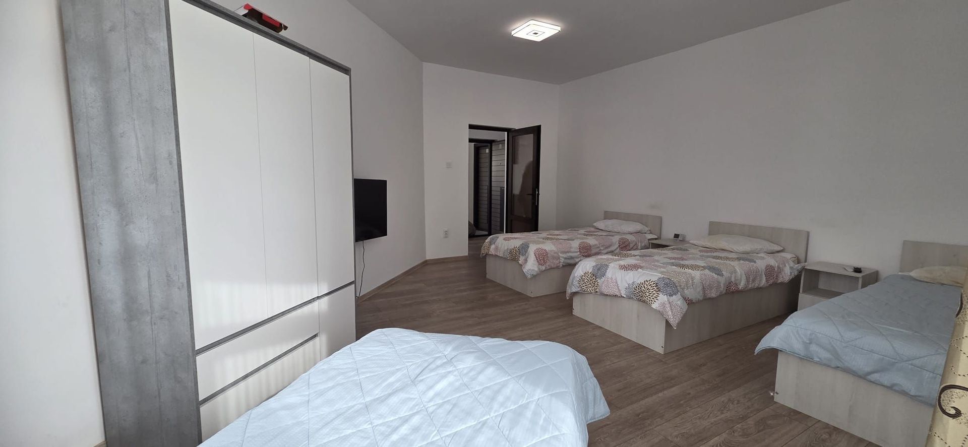 IMOBIL DE ÎNCHIRIAT – 6 APARTAMENTE | 22 LOCURI DE CAZARE - Poză 5