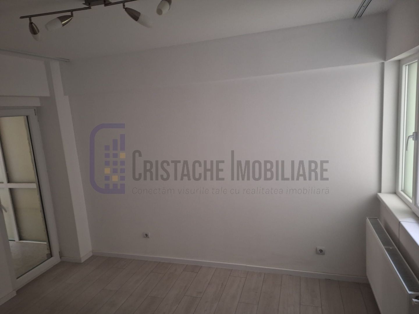 Bloc boutique | 3 camere | Centrala proprie | Metrou Dristor - Poză 3