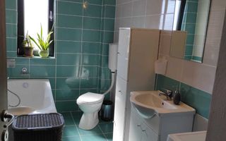 Apartament cu 2 camere, mobilat și utilat, parcare inclusă. - Poză 7