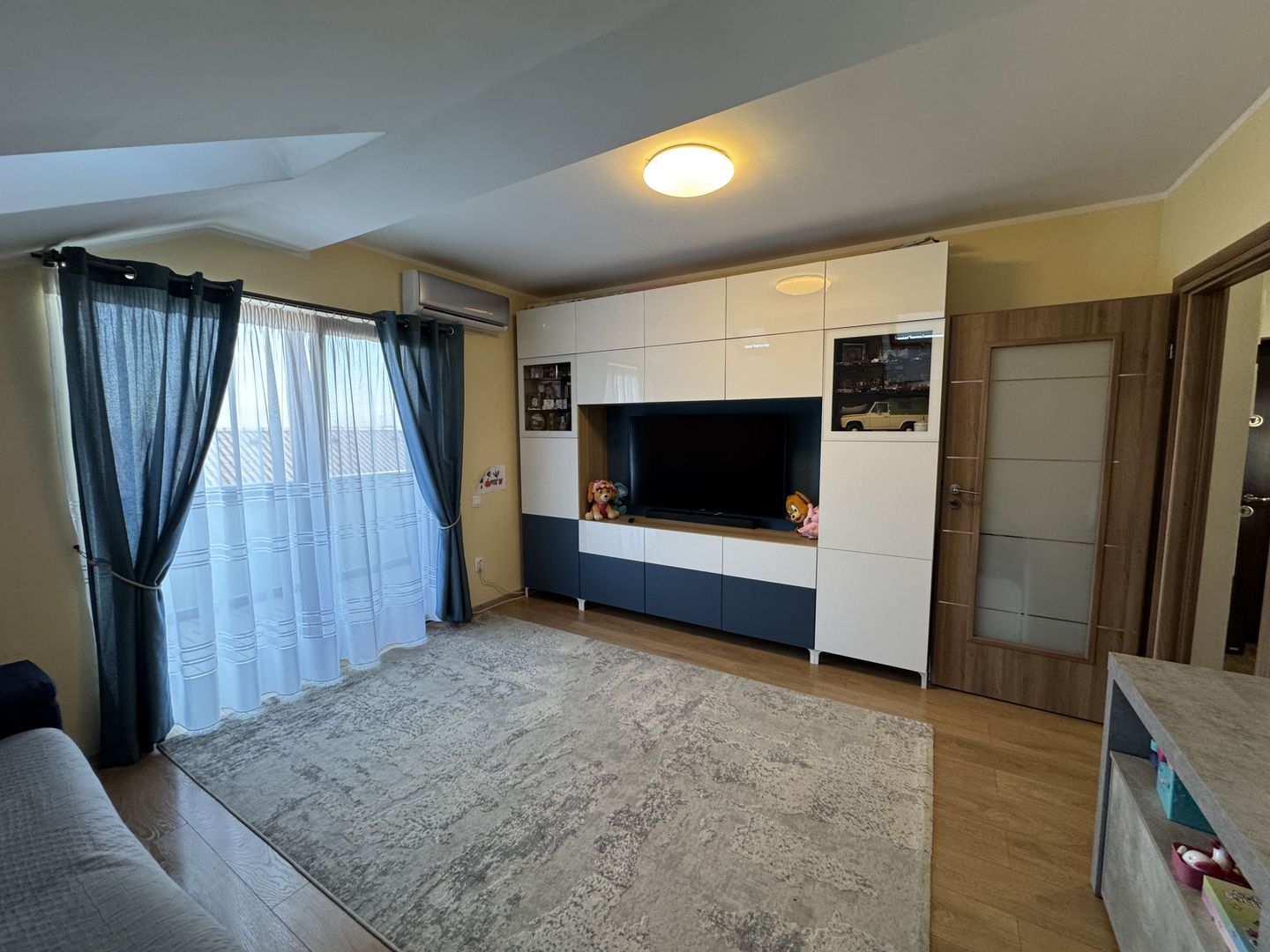 Apartament cu 2 camere in Sanpetru - Poză 1