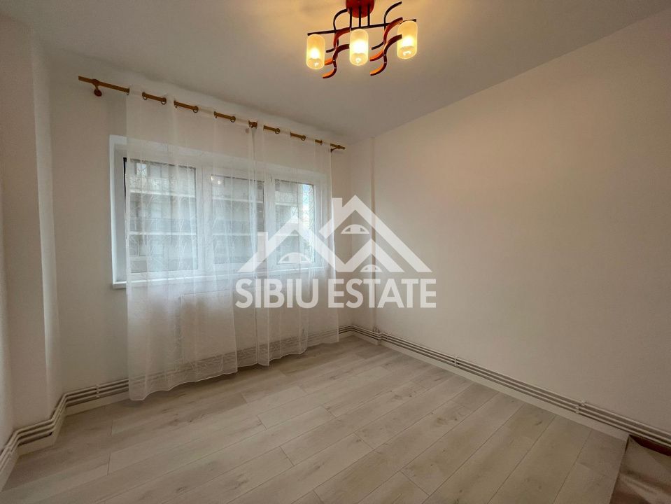 Apartament decomandat cu 2 camere, balcon, etaj 3, recent renovat, -Sibiu - Poză 7