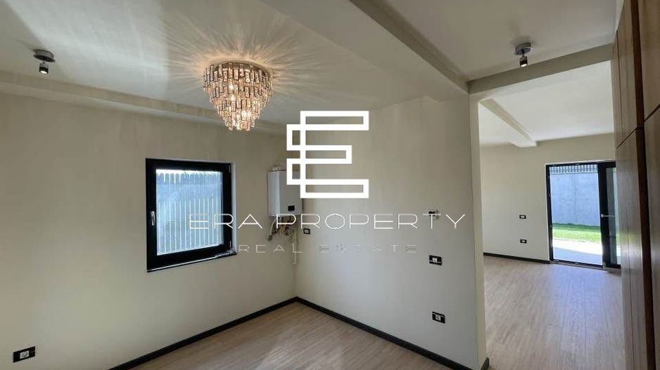 Casă tip duplex elegantă, cu finisaje moderne și priveliște panoramică - Poză 5