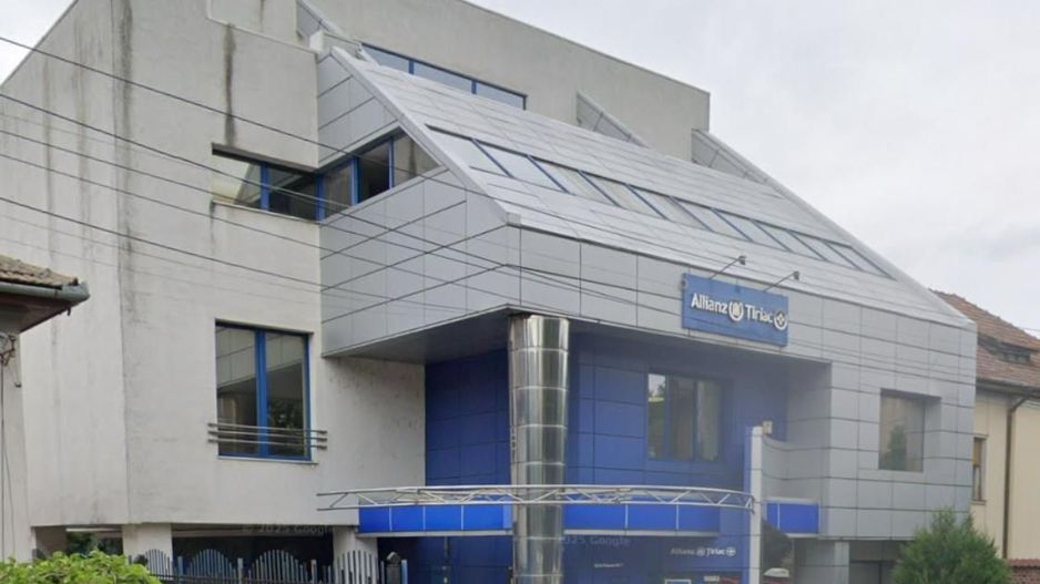 Cladire de birourii/clinica zona Take Ionescu! - Poză 1