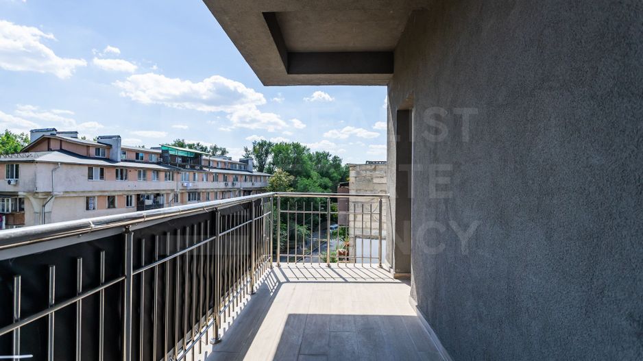 Vânzare, apartament, 2 camere + living, strada Nicola - Poză 6