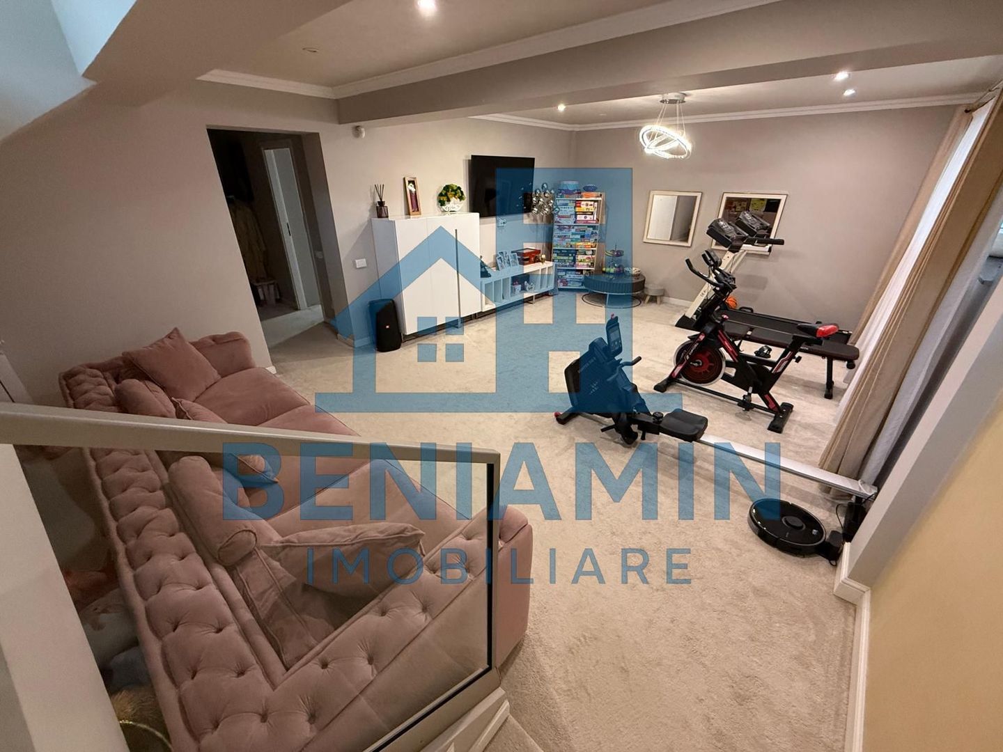 Vila ultramoderna Consul cu piscina si design impresionant - Poză 8