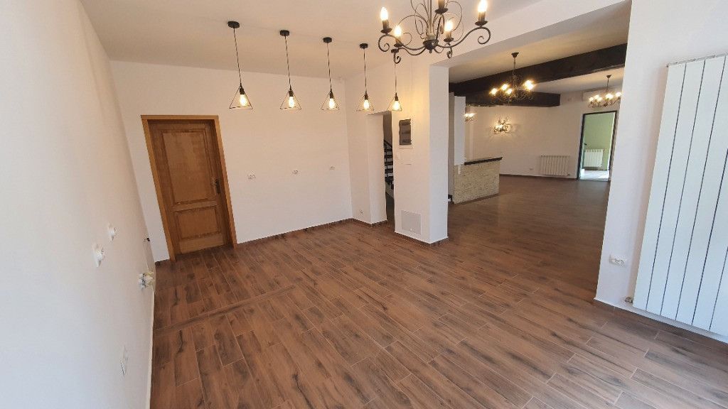 Vila de inchiriat in Erou Iancu Nicolae| 6 camere | - Poză 5