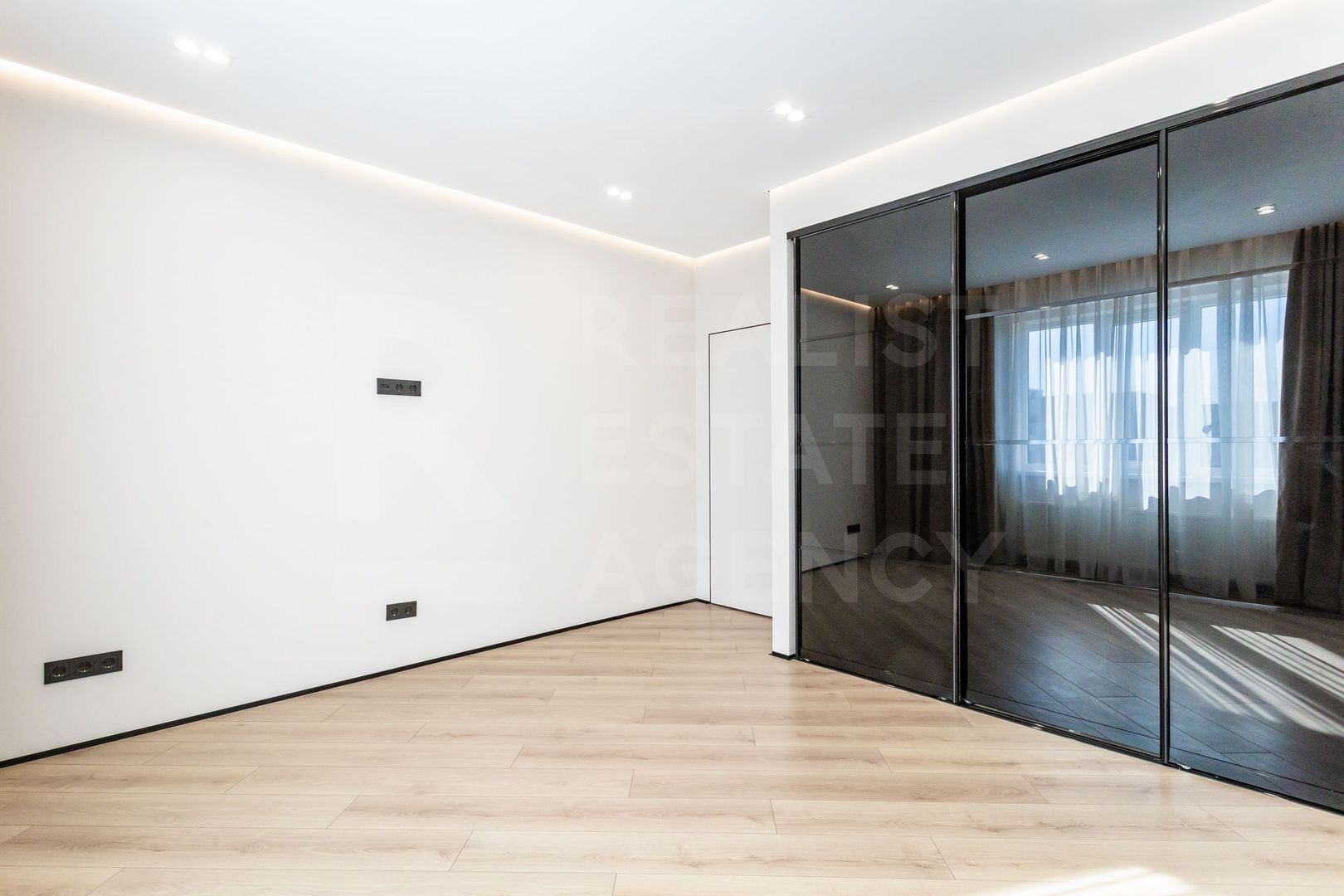 Vânzare, apartament 2 camere, 67.2 mp, str. Mihail Sadoveanu, Ciocana - Poză 11