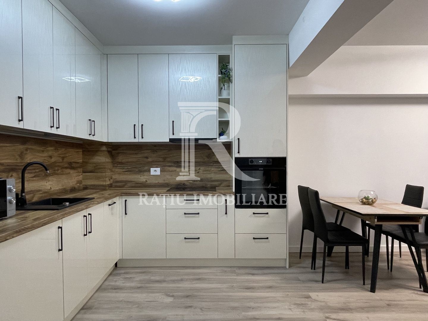 Apartament cu 2 camere | Parcare | Prima Arena | Oradea - Poză 1