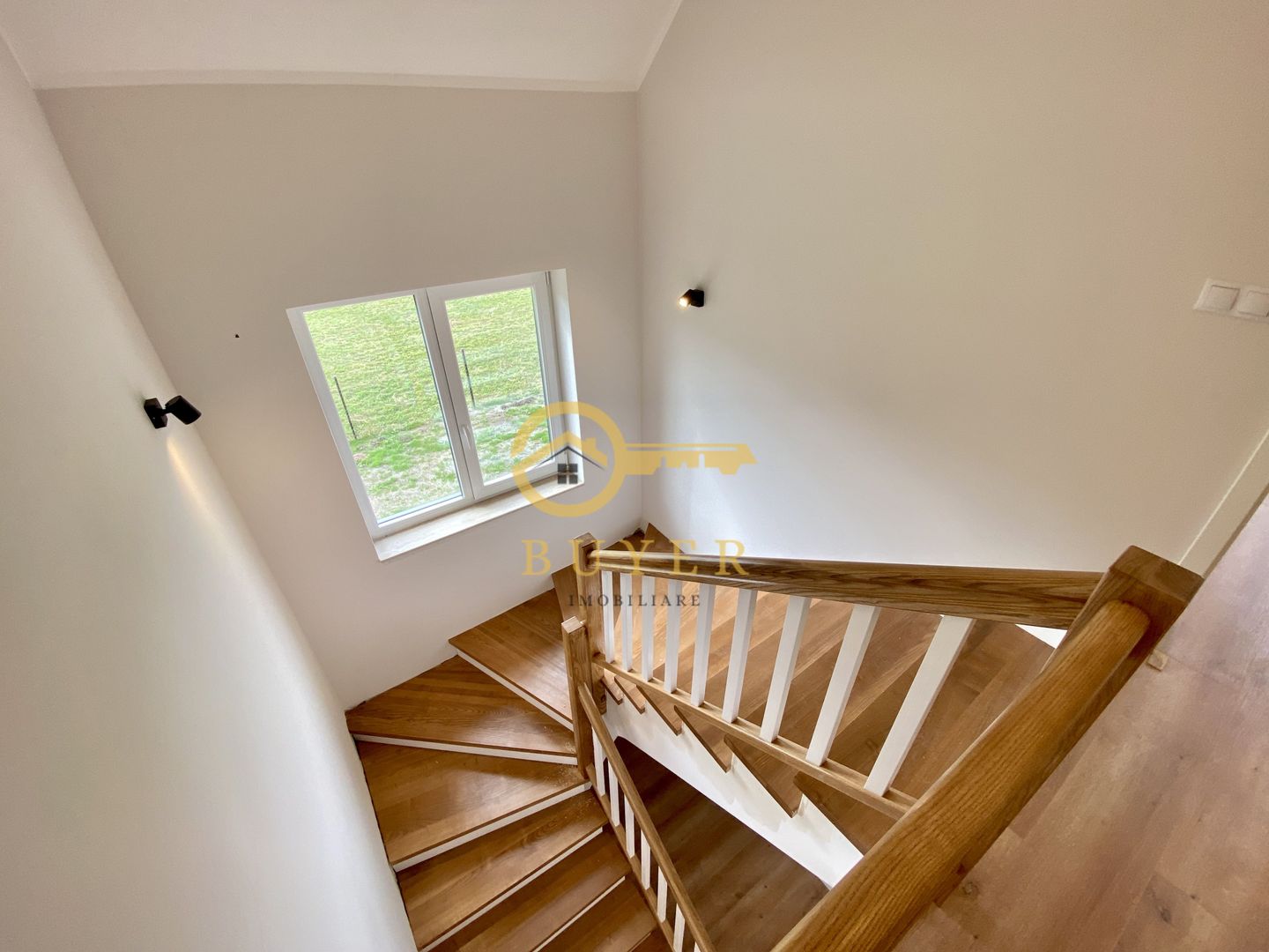 Casa intabulata, finisata LA CHEIE- Talmaciu, zona cu peisaj superb - Poză 10