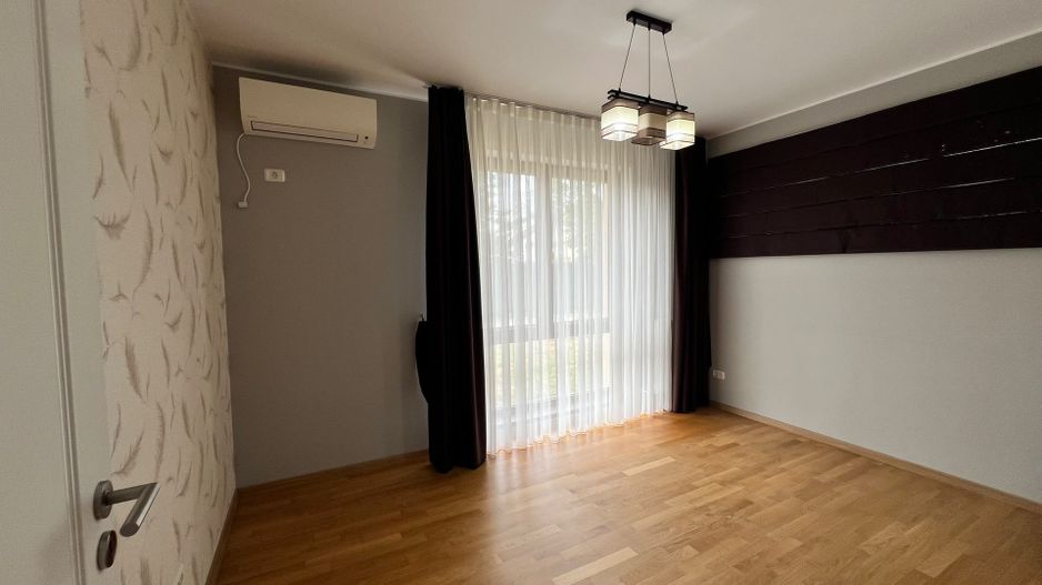 MOGOȘOAIA – VILĂ CU 4 CAMERE, TEREN 971 MP, CURTE ȘI GRĂDINĂ! - Poză 14