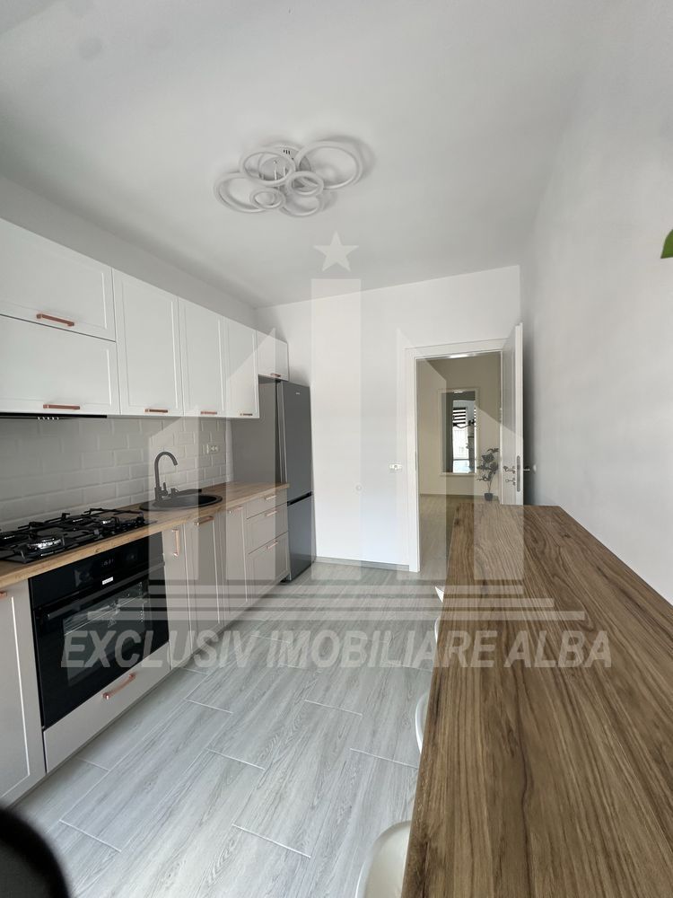 Apartament 3 camere, bloc nou, zona Centru, ultrafinisat - Poză 3