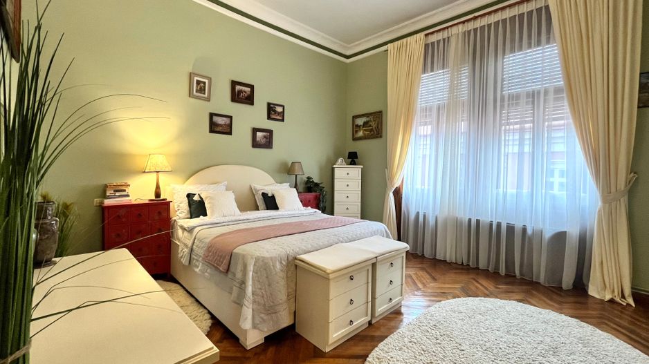 Apartament grandios cu vedere spectaculoasă spre Piața Libertății - Poză 15
