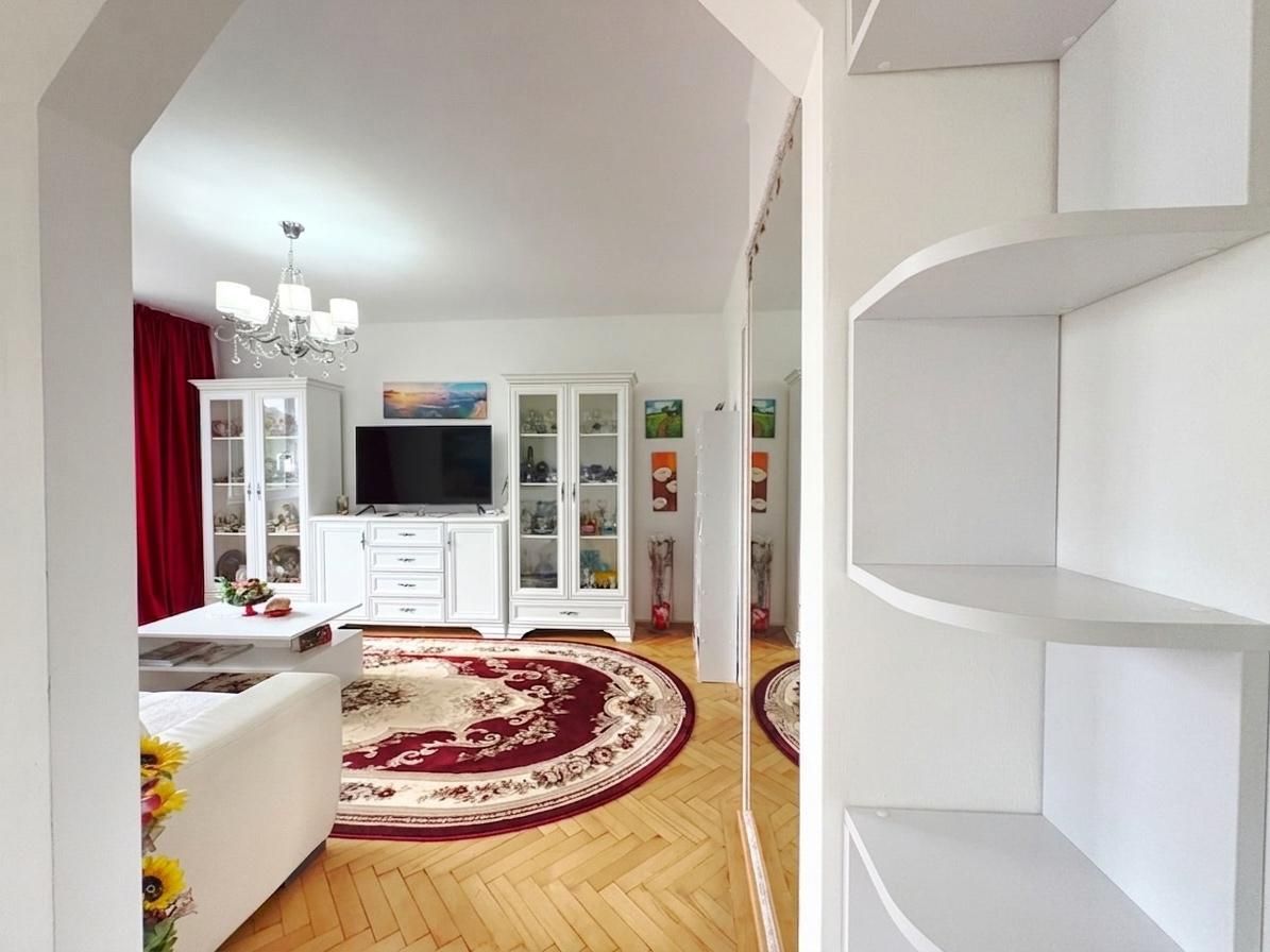 Apartament 2 camere, renovat complet – ideal locuință sau investiție - Poză 3