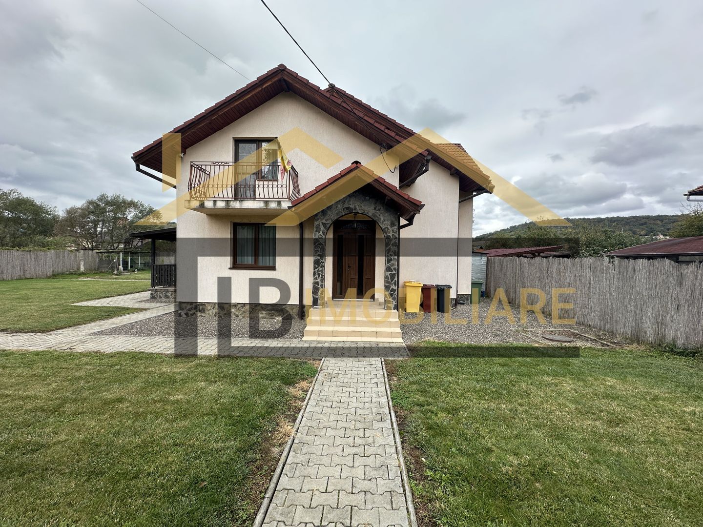 Casa de 4 camere, 200mp, parcari, Zona Unirii - Poză 1