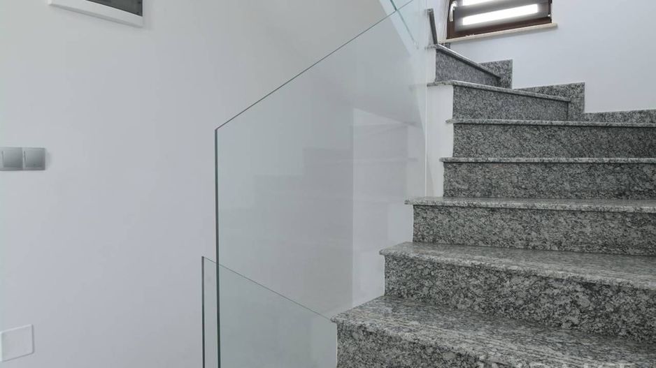 Casa cuplata cu 6 camere si curte in cartierul Intre lacuri. - Poză 5