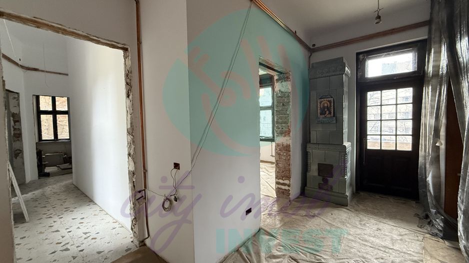 Apartament boieresc partial renovat - Poză 3