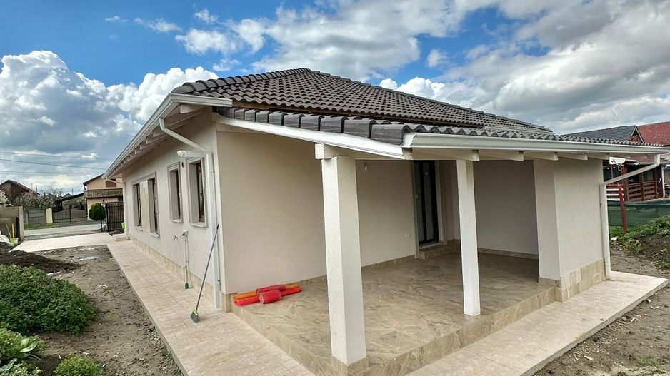 Individuala Parter Sanmihaiu Roman,4 Camere,2 Bai,Proiect Modern,Curte Amenajata - Poză 3