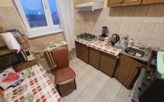 Etaj intermediar. Disponibil imediat . Zona excelenta - Poză 7