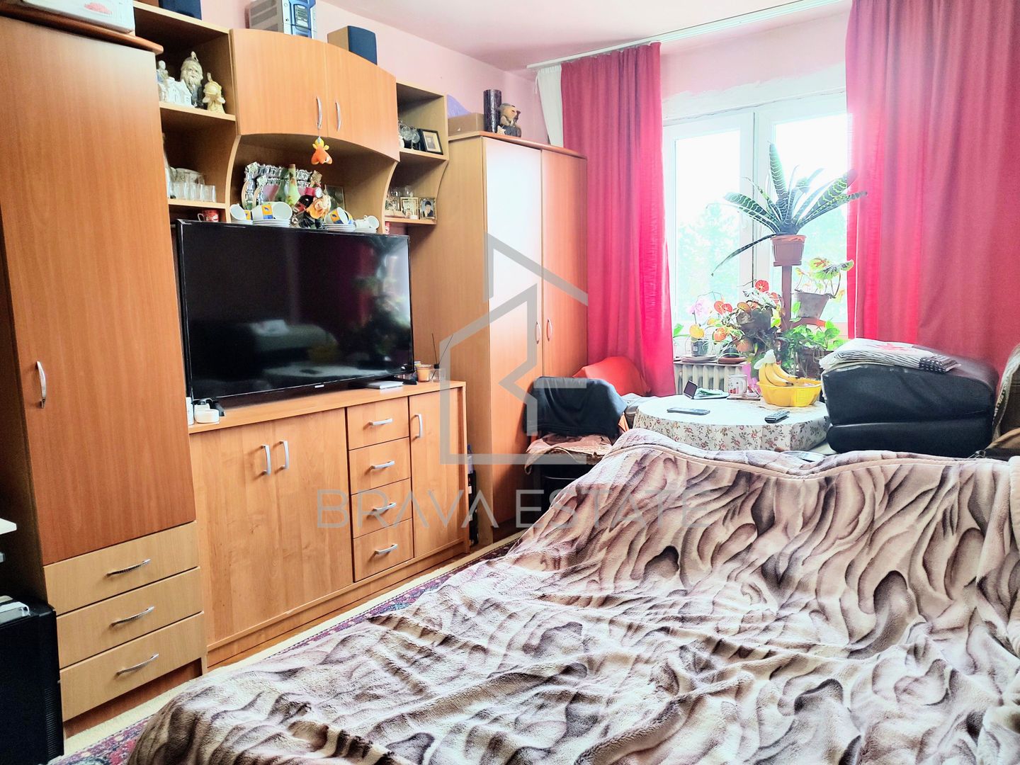 Apartament 3 camere, 63mp, renovabil, balcon, Bucium - Poză 3