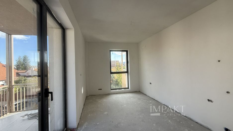 Apartament cu 3 camere 87 mp utili in zona centrala - Poză 2