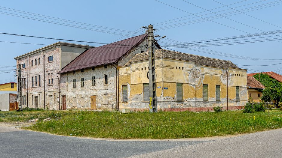 Moara veche Szabados malom -spațiu comercial Nădlac - Poză 11