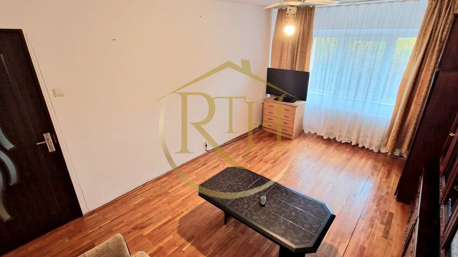 Ofer spre închiriere apartament 3 camere,2 bai, zona Lipovei, 400 euro/lună. - Poză 2