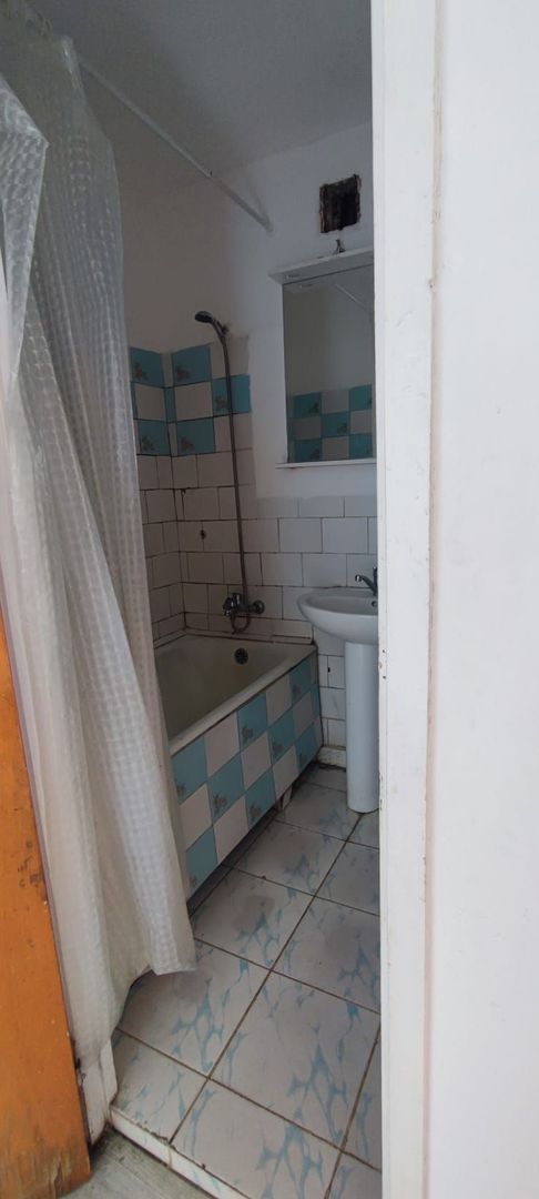 Apartament cu 3 camere ...Valea Oltului - Poză 8