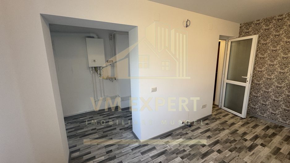 SPAȚU COMERCIAL 34 MP CAMPULUNG VIZAVI DE CENTRU MEDICAL CLUBUL SANATĂȚII - Poză 6