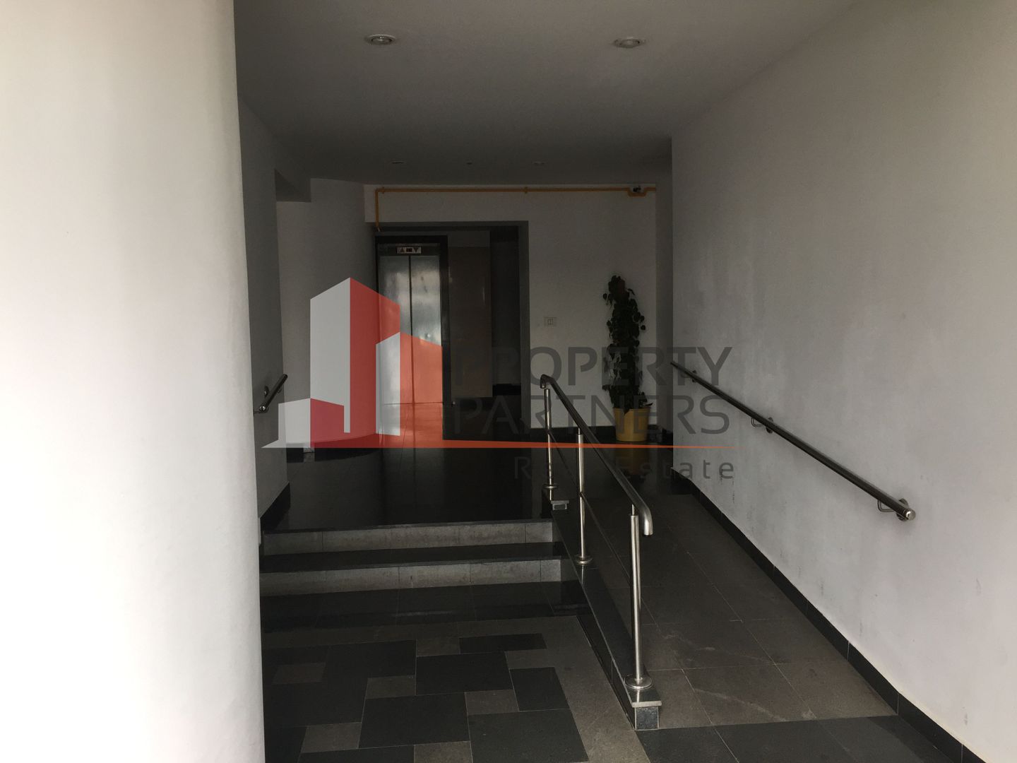 Apartament West Parc cu loc de parcare si boxa depozitare - Poză 3