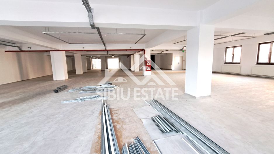 Spatiu comercial 600 mp vitrine la strada, dublu acces - Poză 3