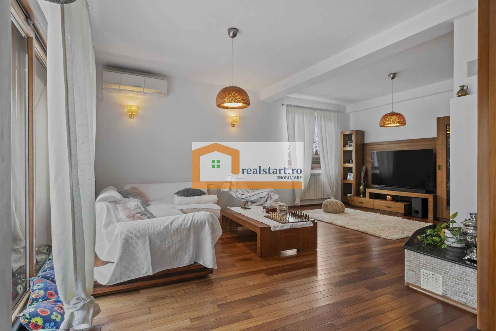 Langa Padurea Corbeanca, P+M, teren 780mp, terasa 35mp, mobilata&utilata - Poză 3