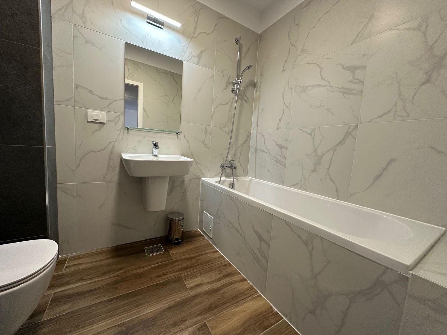 Apartament la prima inchiriere - Poză 12