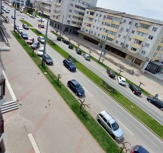 Apartament 2 camere, etaj 4,  Ultracentral; - Poză 2