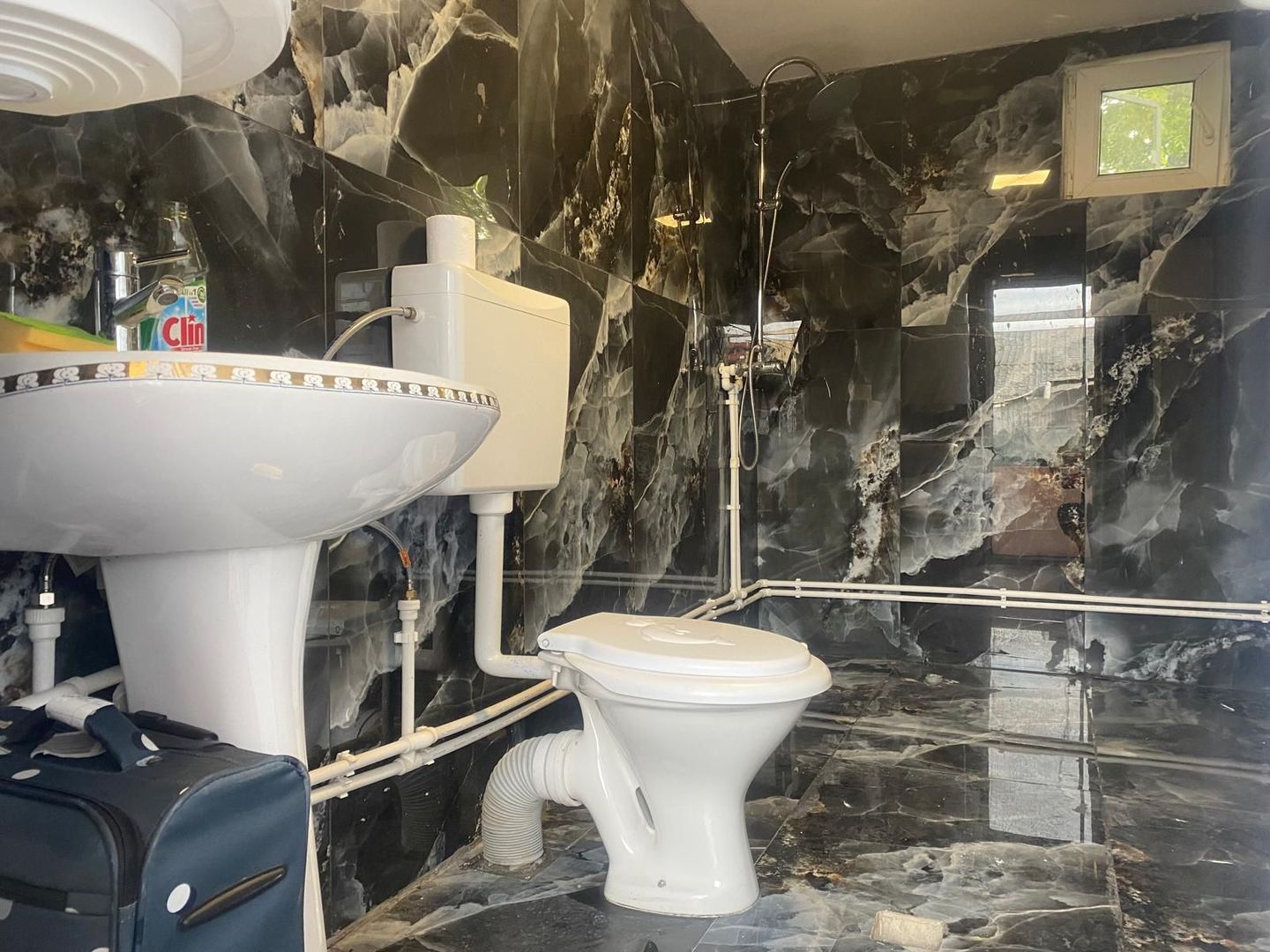 Casă de vânzare în Răzvad, la o distanta mica fata de oras! - Poză 7