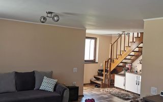 Casa renovata 3 camere teren liber 1250 mp grădină 1400 mp in Colun - Poză 7