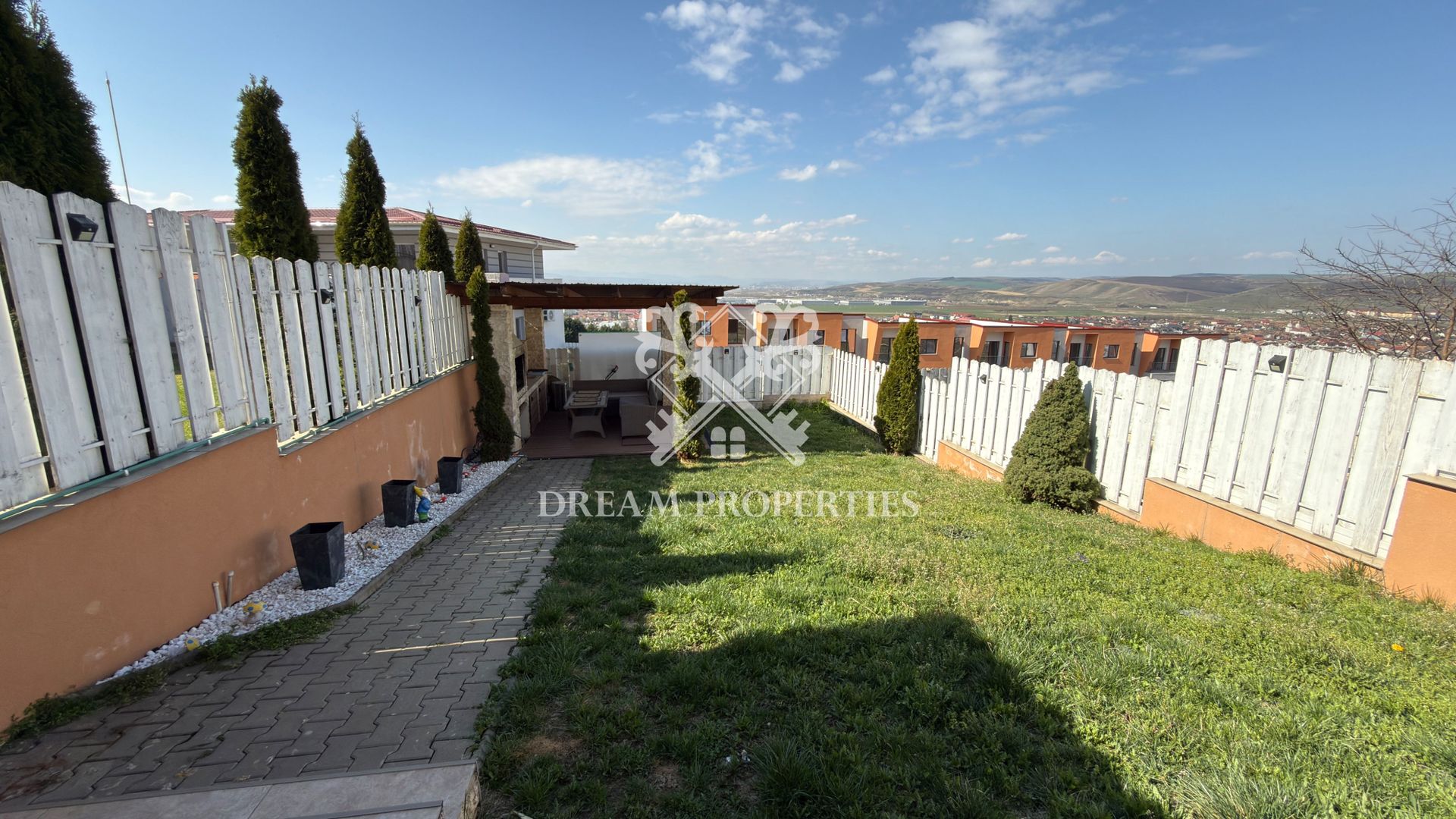 Casa de inchiriat, 4 camere, 3 bai, curte 250 mp, Apahida - Poză 13