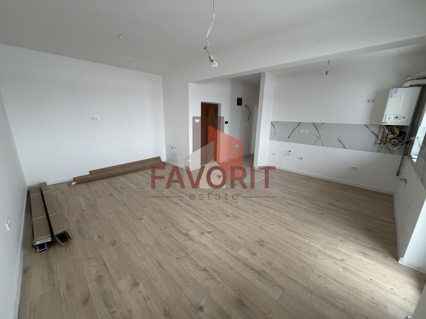 Bloc Nou. Gradina proprie de 103 mp si 2 locuri de parcare inscrise in CF. - Poză 3