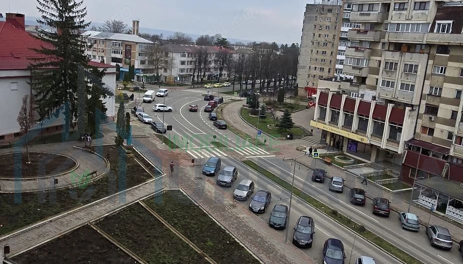 Apartament modern, 2 camere, renovat integral, în centrul orașului Pașcani - Poză 1