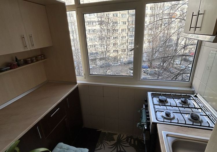 De vanzare Apartament 3 camere Gorjului - Poză 4