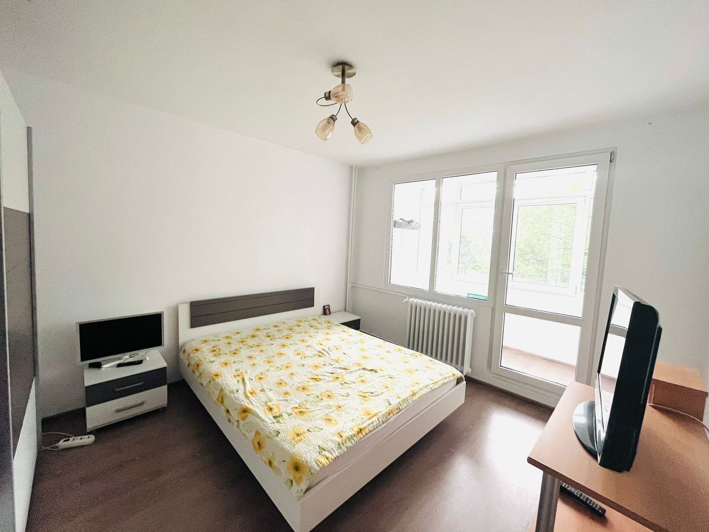 APARTAMENT 3 CAMERE DECOMANDAT SU 63MP ETAJ 3/4 DRUMUL TABEREI - Poză 4