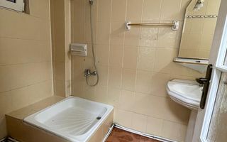 Spatiu comercial cu vad bun de inchiriat in zona centrală! - Poză 8