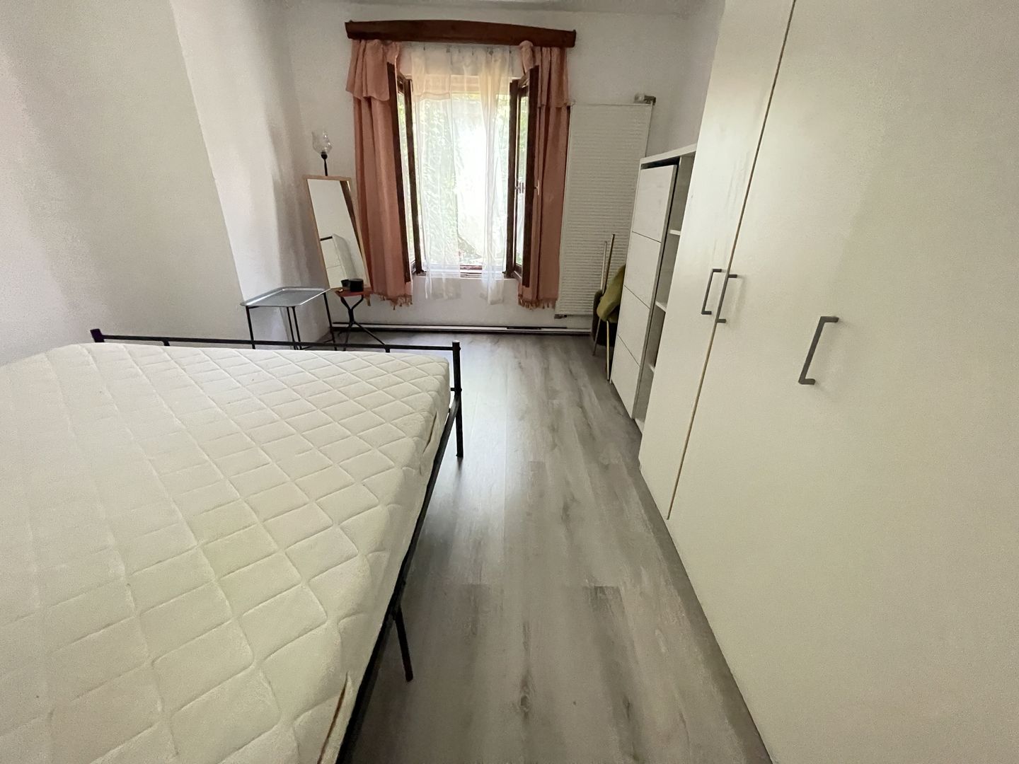 Casă la curte comuna în zona Balcescu - Poză 16