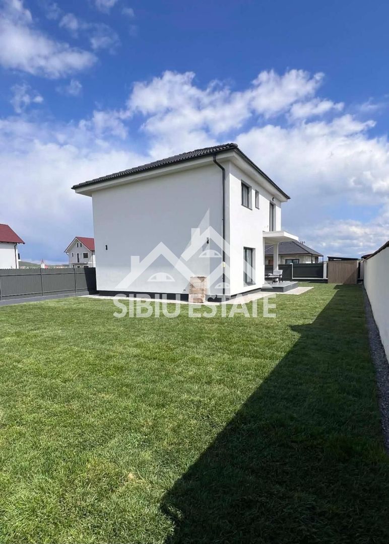 Casa noua curte mare Sibiu, Cristian - Poză 2