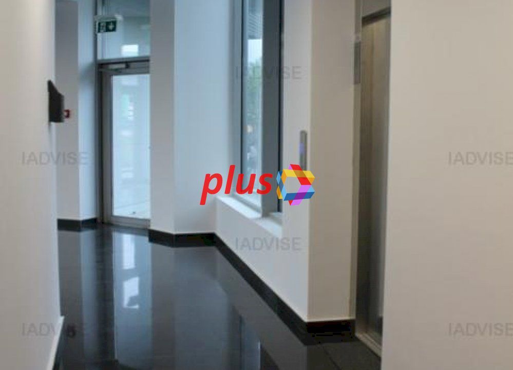 Showroom/birouri de închiriat Brasov- 60 mp cu ( utilități incluse in pret ) - Poză 3