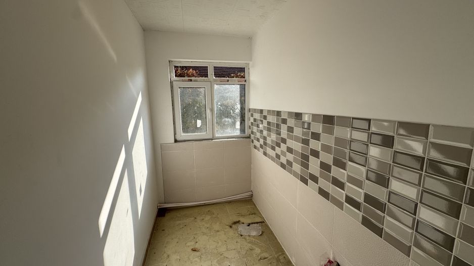 Apartament 2 camere 40 mp parter - locuinta sau spatiu comercial! - Poză 9