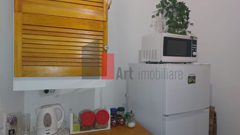 Spatiul "BAIXA" , parter de vila, renovat recent, liber - Poză 10