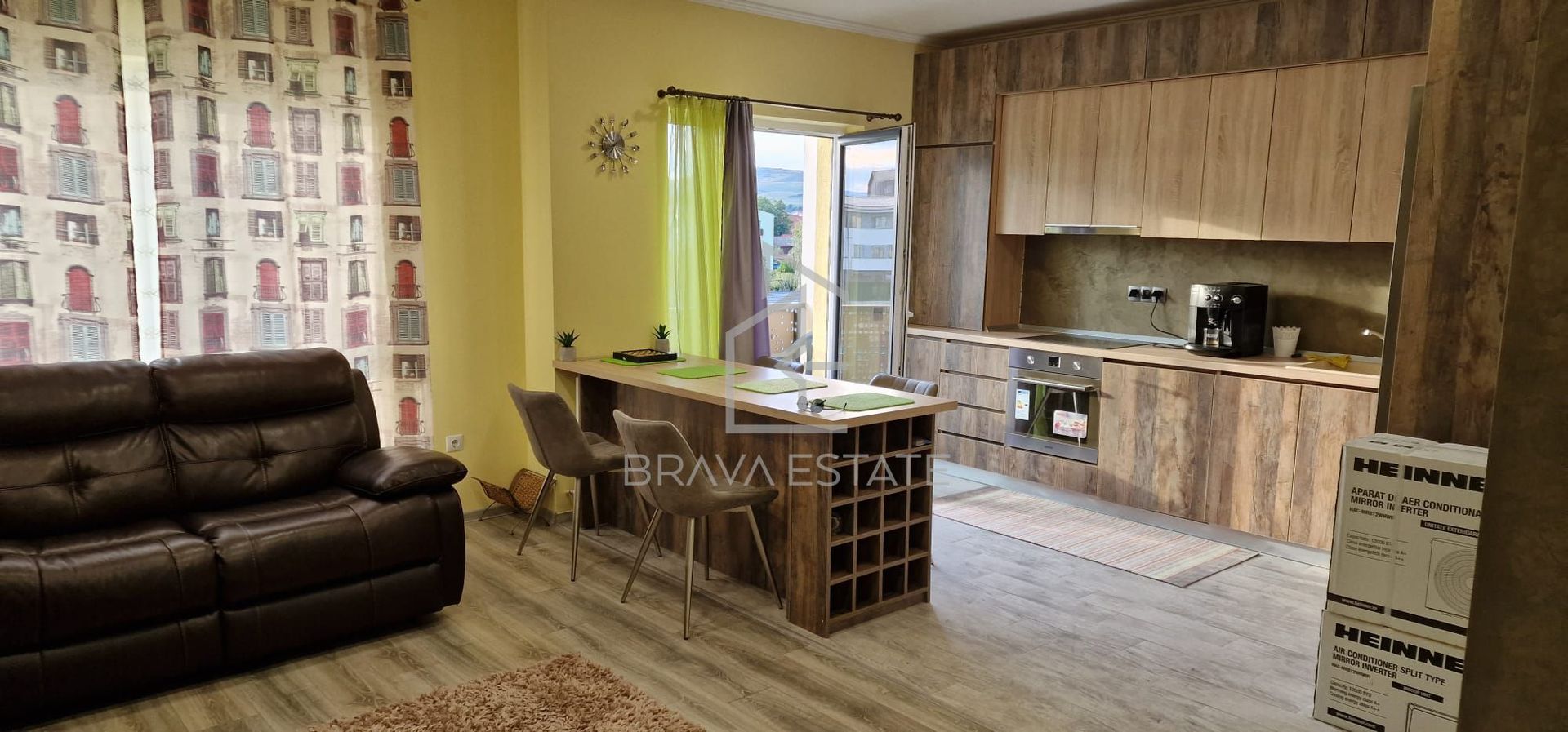 Apartament 3 camere, 80mp, mobilat, 2 balcoane, parcare, zona Terra - Poză 1