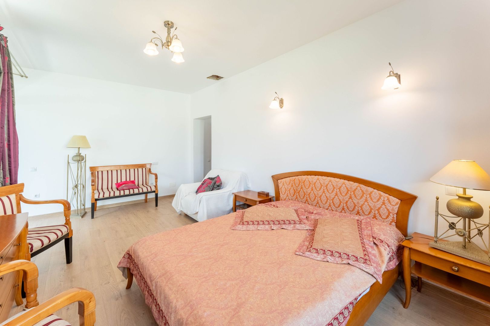 Oportunitate Rară | Proprietate Exclusivă în Izvor - Poză 3